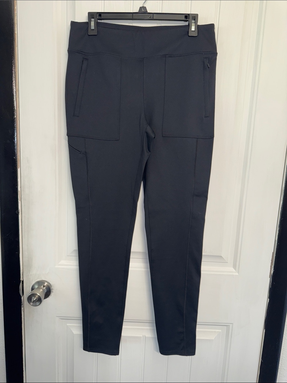 NWOT Women's Black High-Waist Utility Leggings